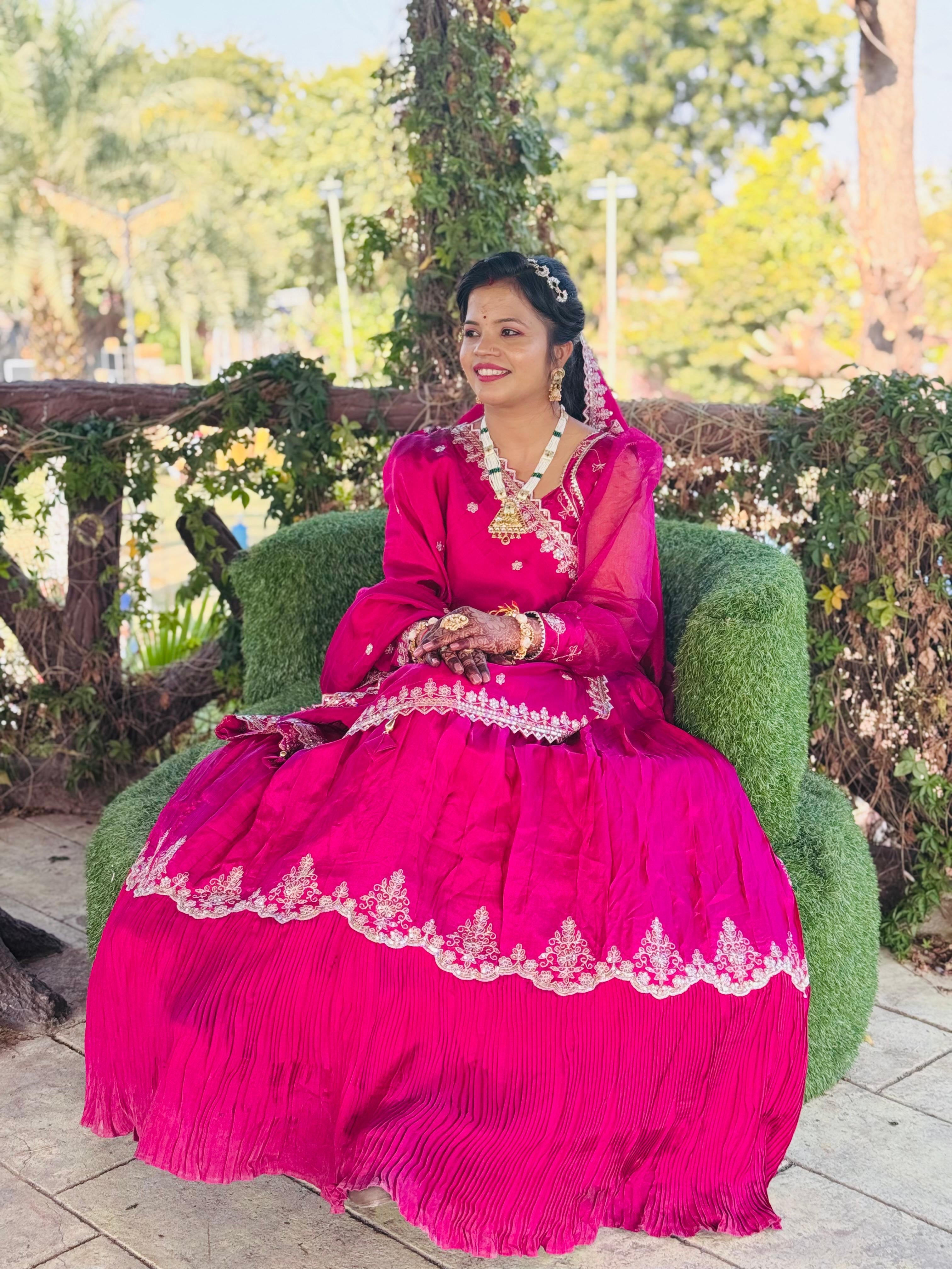Designer peeta work lehnga with freels