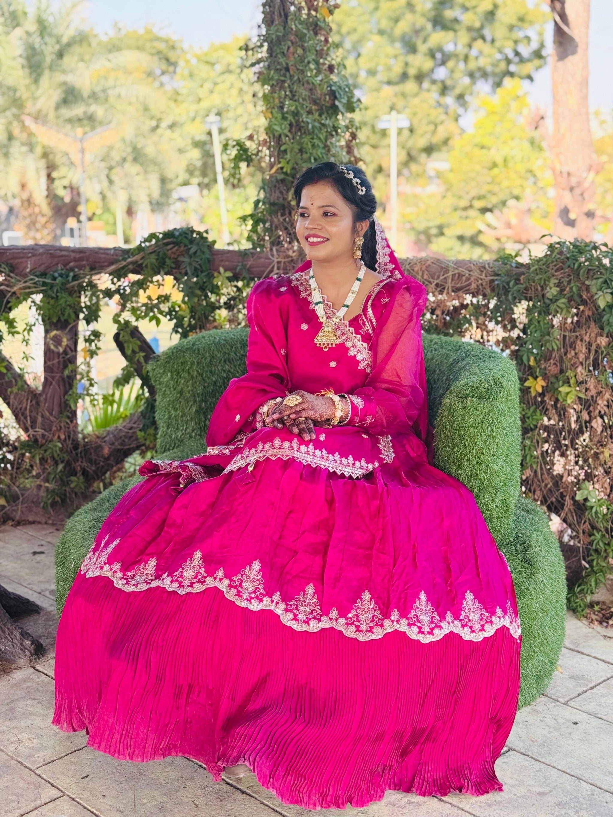 Designer peeta work lehnga with freels