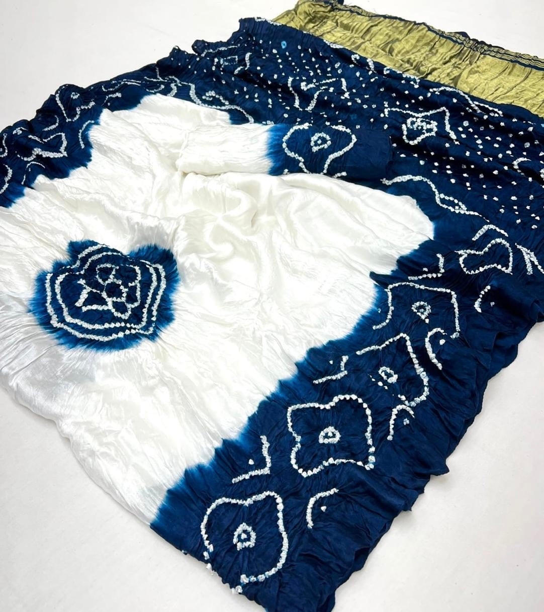 Kasumbo bandhani saree