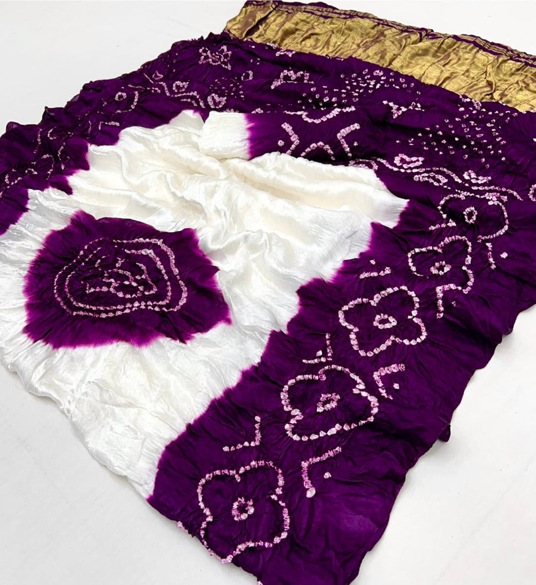 Kasumbo bandhani saree