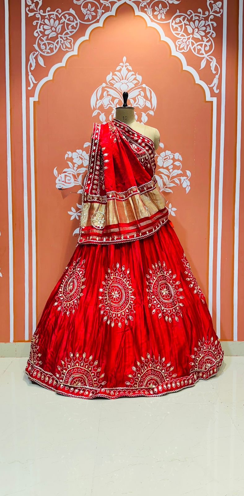 Gajji ghewar bandhej lehnga