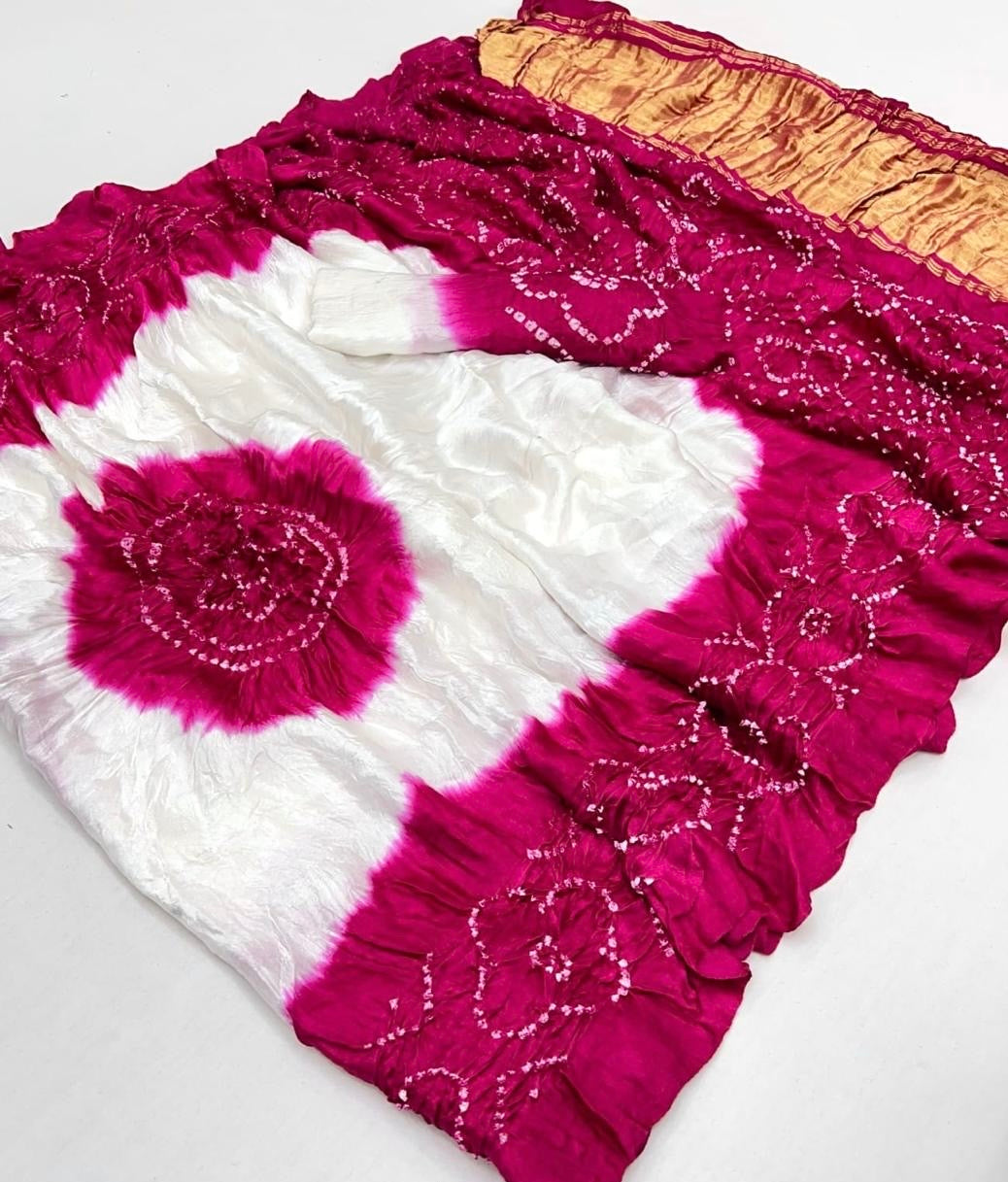 Kasumbo bandhani saree