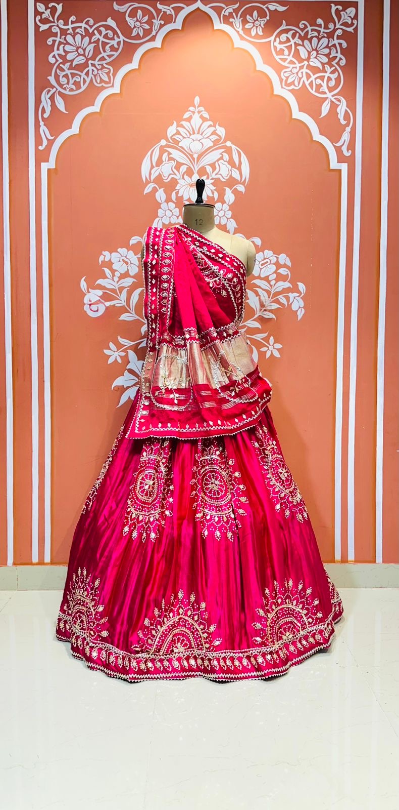 Gajji ghewar bandhej lehnga